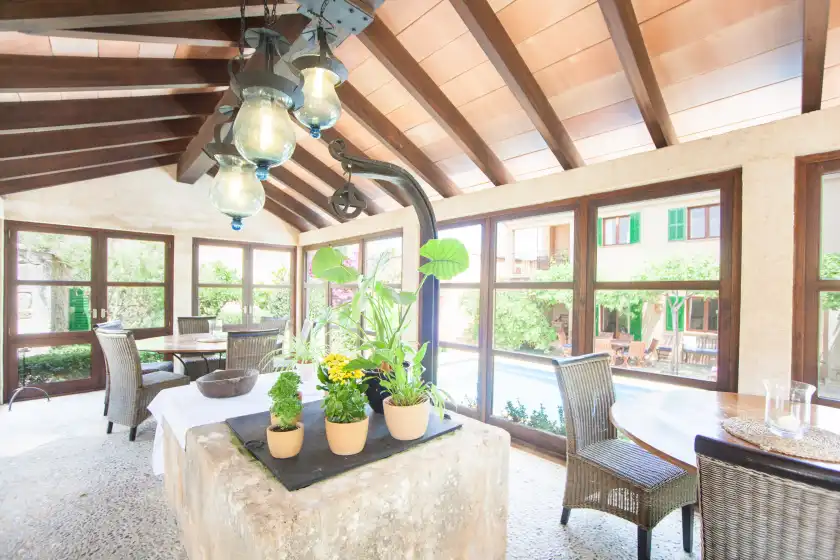 Holiday rentals in Can casta, Petra