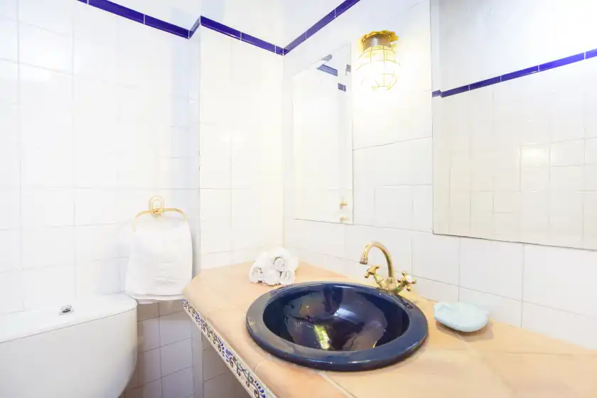 Holiday rentals in Can casta, Petra