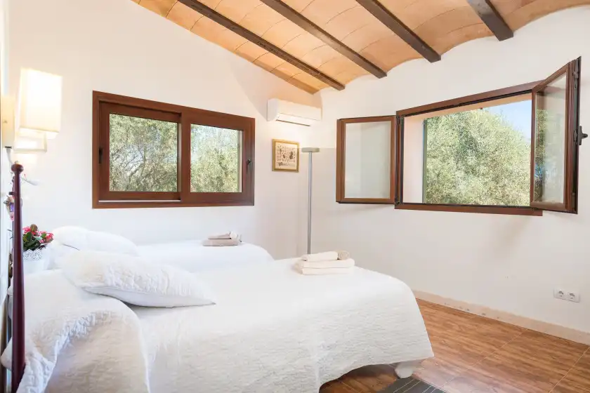 Holiday rentals in Can madis, Costitx