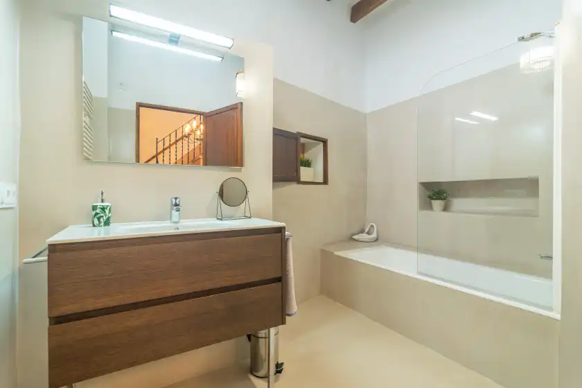 Holiday rentals in Sa teulera de pina, Pina