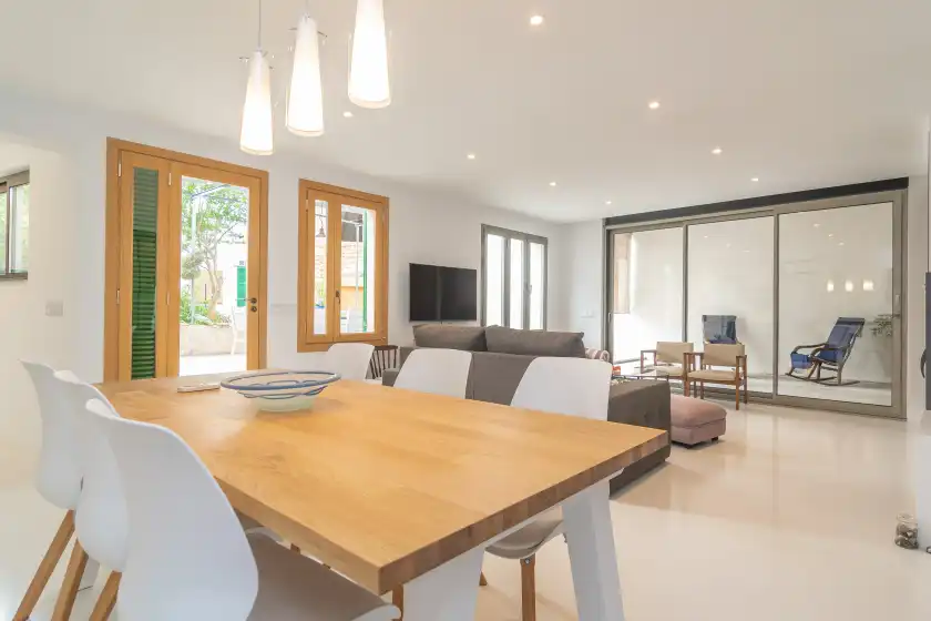 Holiday rentals in Sa teulera de pina, Pina