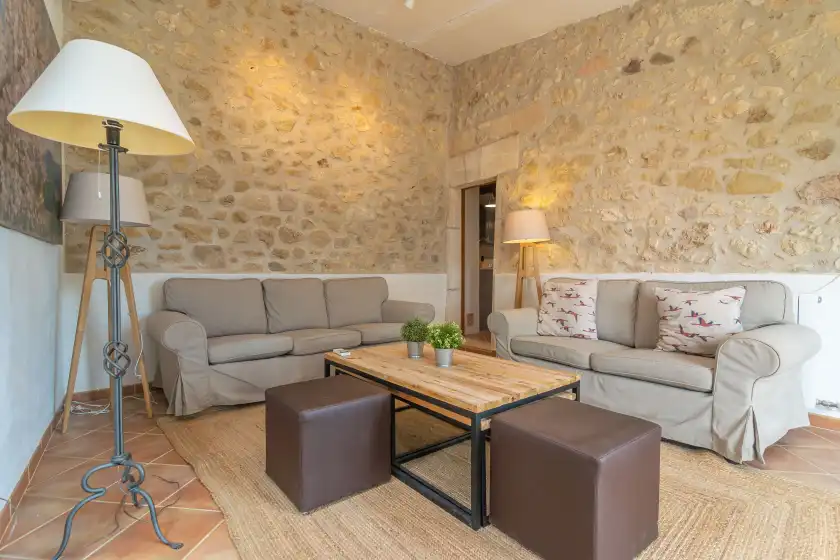 Holiday rentals in Ses cases velles de son baró, Sant Joan
