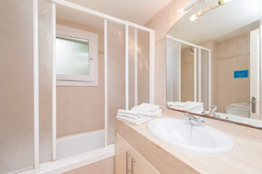 Holiday rentals in El pinar, Cala Sant Vicenç