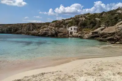 Cala Binidalí, Menorca, Vacalia.com