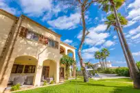 Holiday rentals in Casa leo