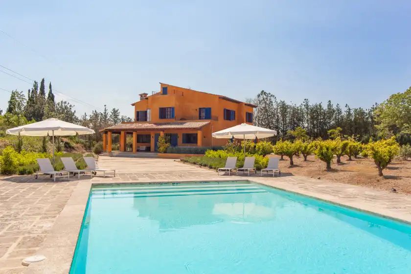 Holiday rentals in Finca can pol
