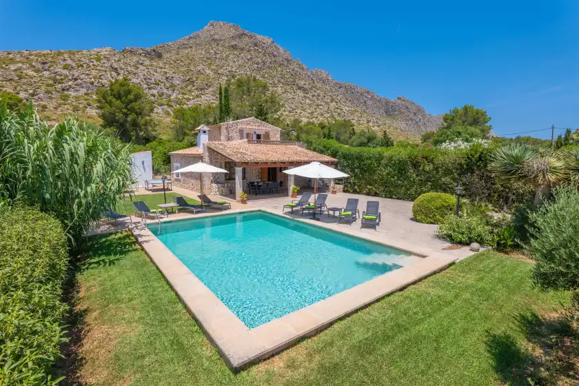 Holiday rentals in Ca'n coll