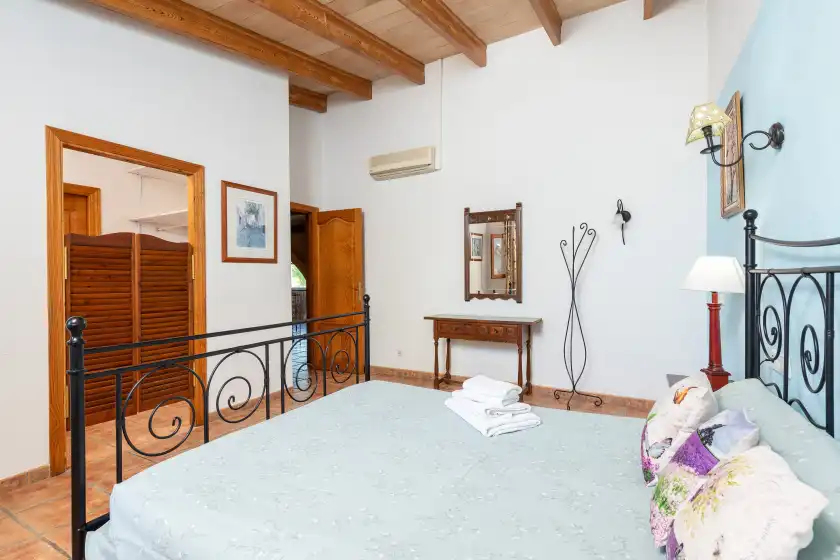 Holiday rentals in El reboster (carboneras), Maria de la Salut