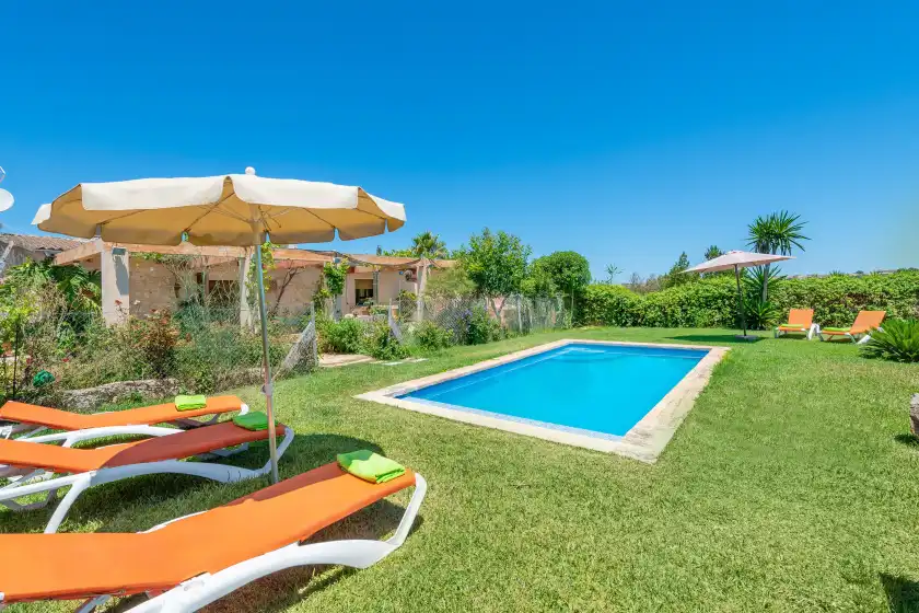 Holiday rentals in El reboster (carboneras), Maria de la Salut