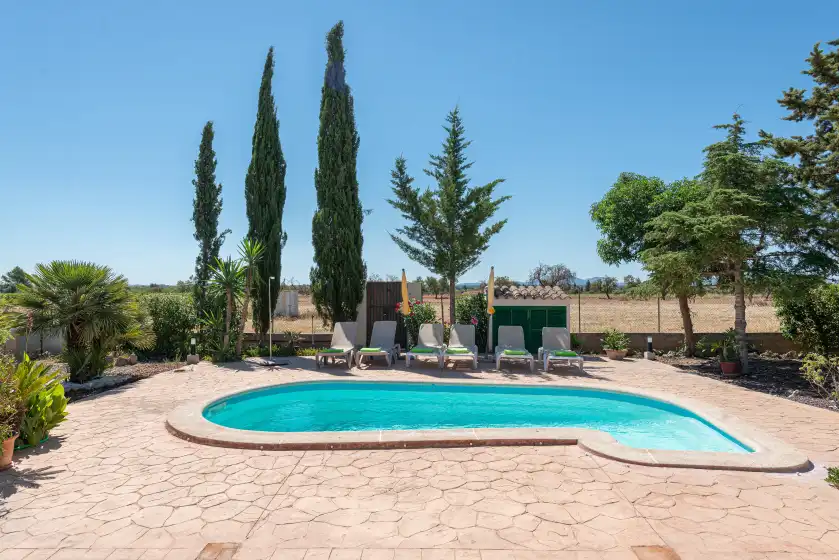 Holiday rentals in Ca na menuda, Biniali