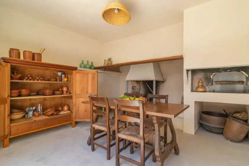 Holiday rentals in Sa teulera de pina, Pina