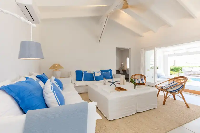 Holiday rentals in Sa blava, Cap d'en Font