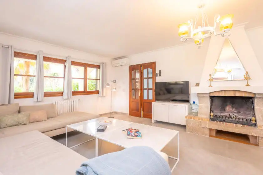 Holiday rentals in Casa leo, Platja de Muro