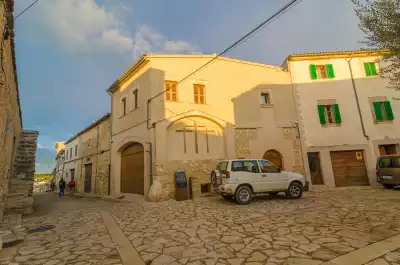 Plaça de les Tres Creus, Mallorca